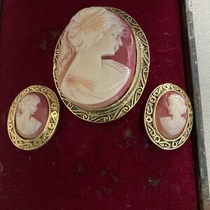 Antique Gold Tone Cameo Jewelry Set
